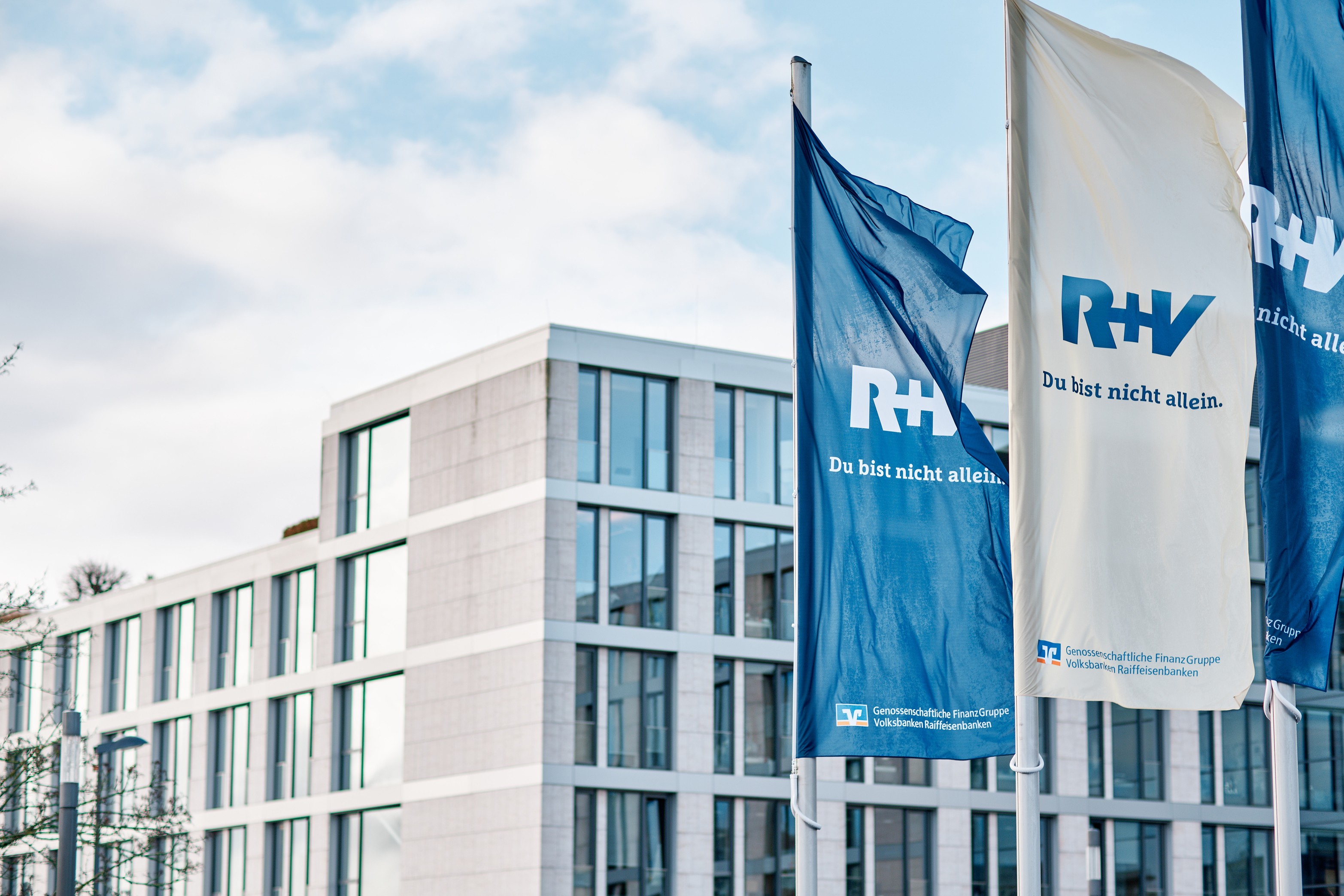 R+V Versicherung banner